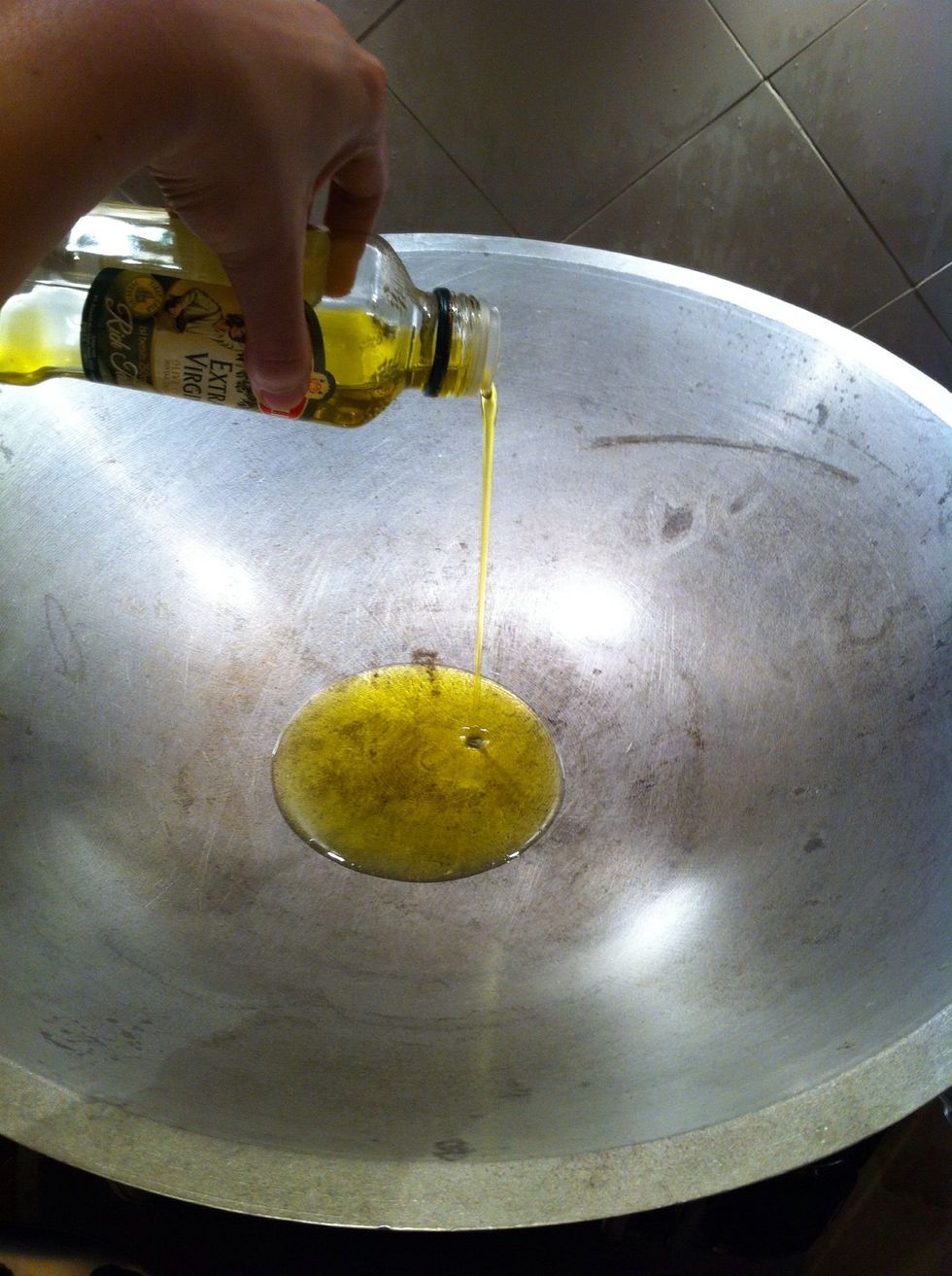 panaskan minyak di wajan