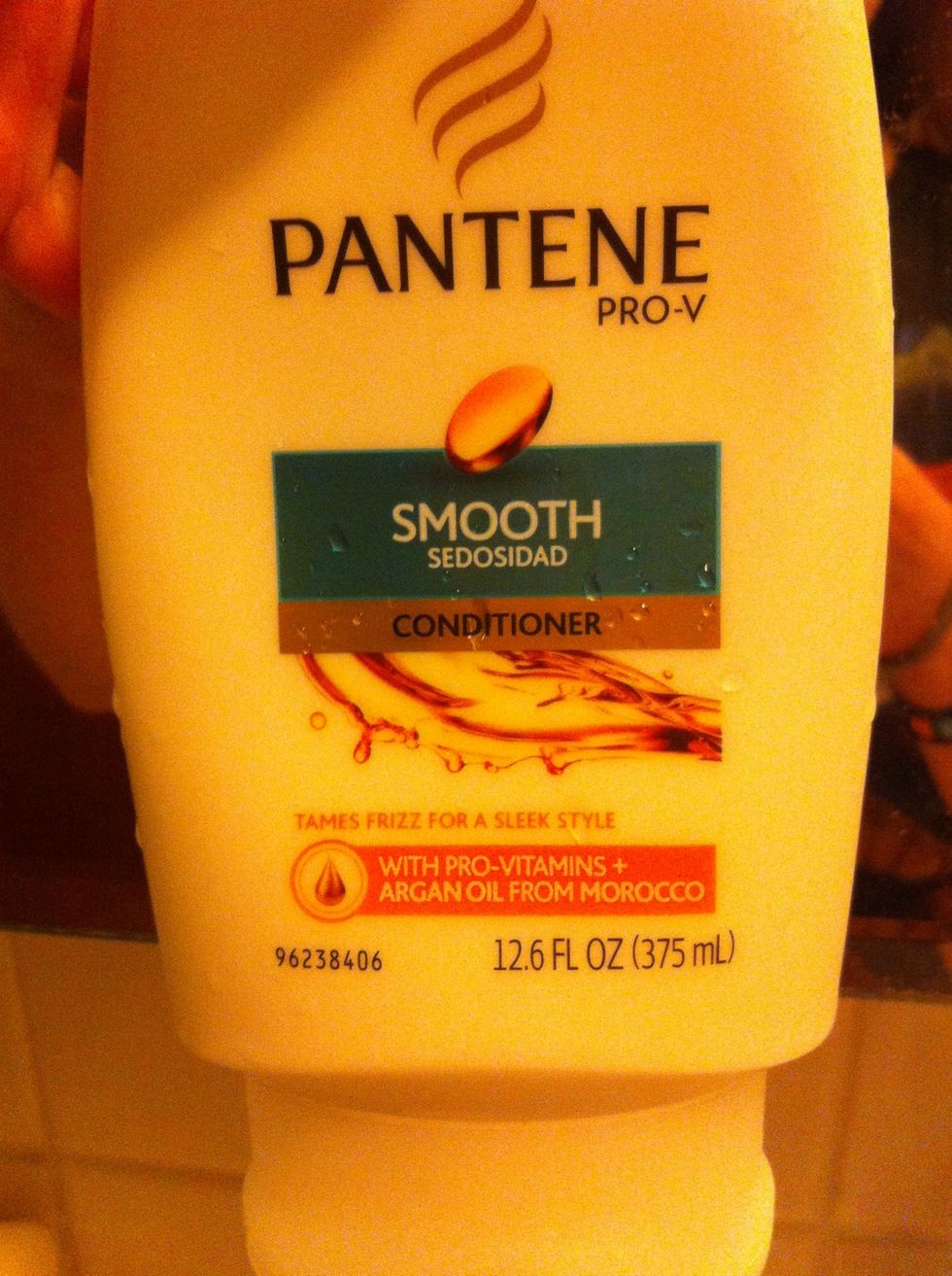 Pantene pro-v, is Paraben free. This is my conditioner.