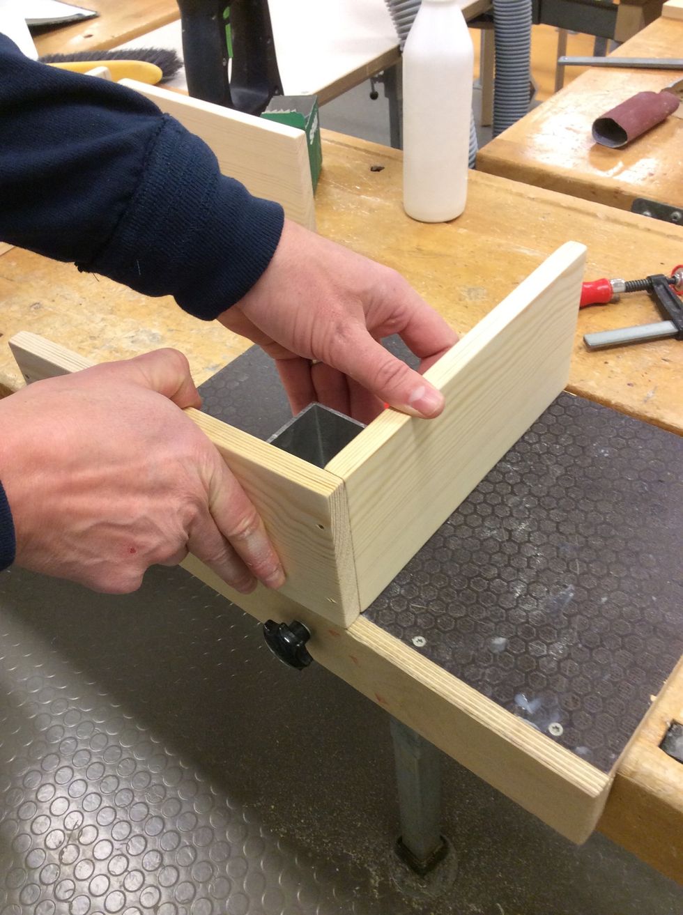 Passa in dina br\u00e4dor. V\u00e4nd blyertsstrecken in\u00e5t s\u00e5 beh\u00f6ver du inte slipa bort dem.