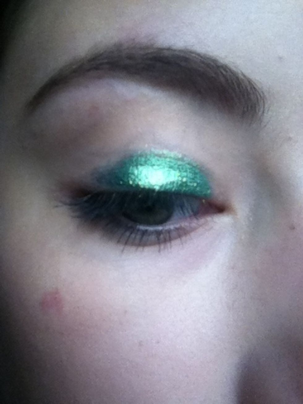 Pat this onto the center of your lid.