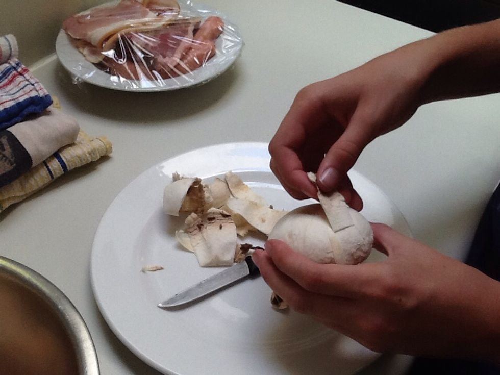 Peal and cut up one mushroom