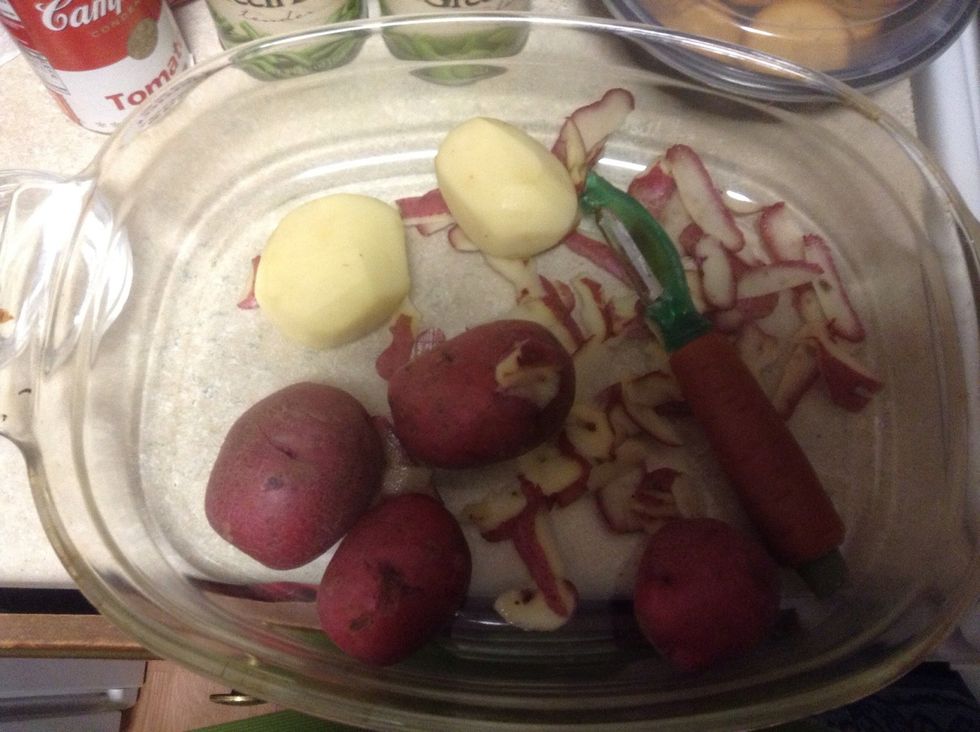 Peal potatoes