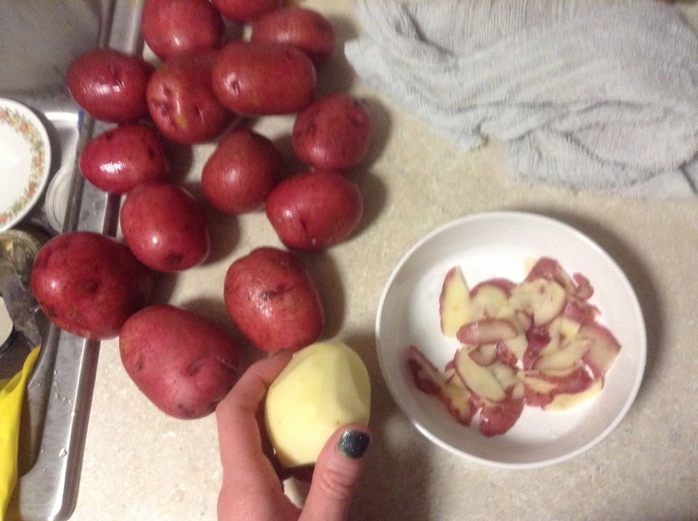 Peal potatoes