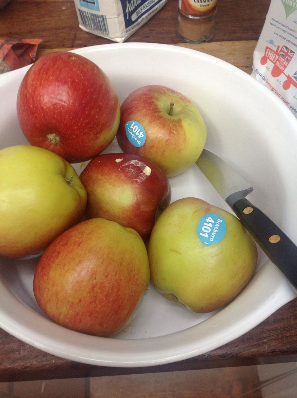 Peal the apples