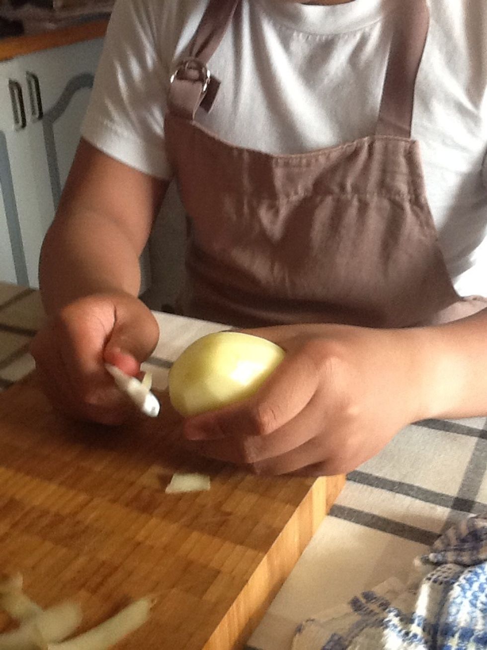 Peel about 5-6 potatoes