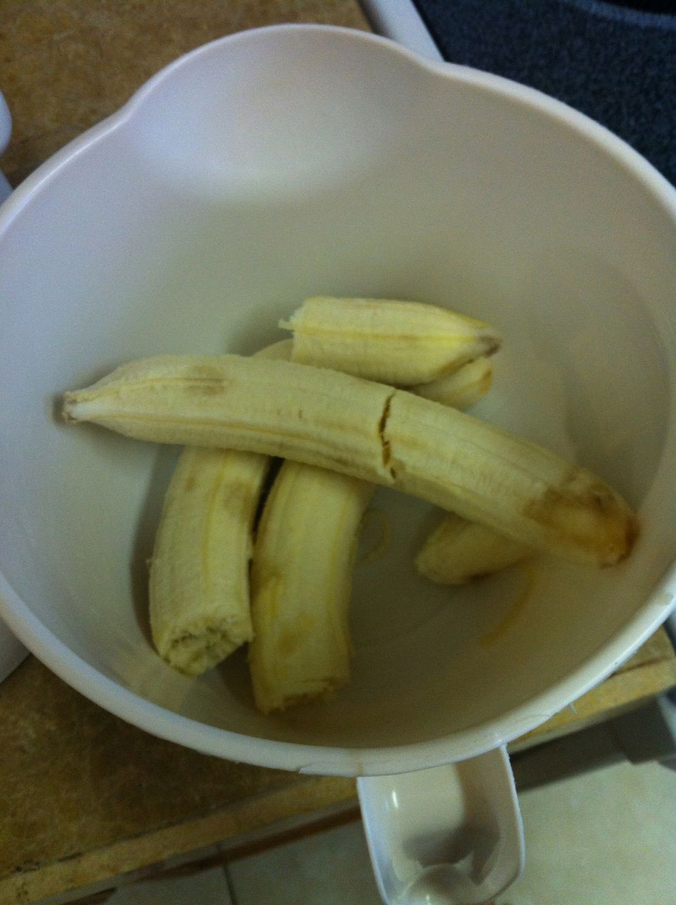 Peel all your bananas in a separate bowl....