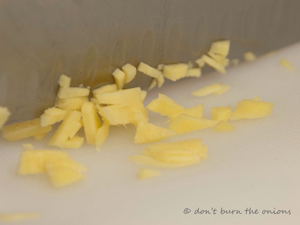 Peel and chop ginger into small pieces.