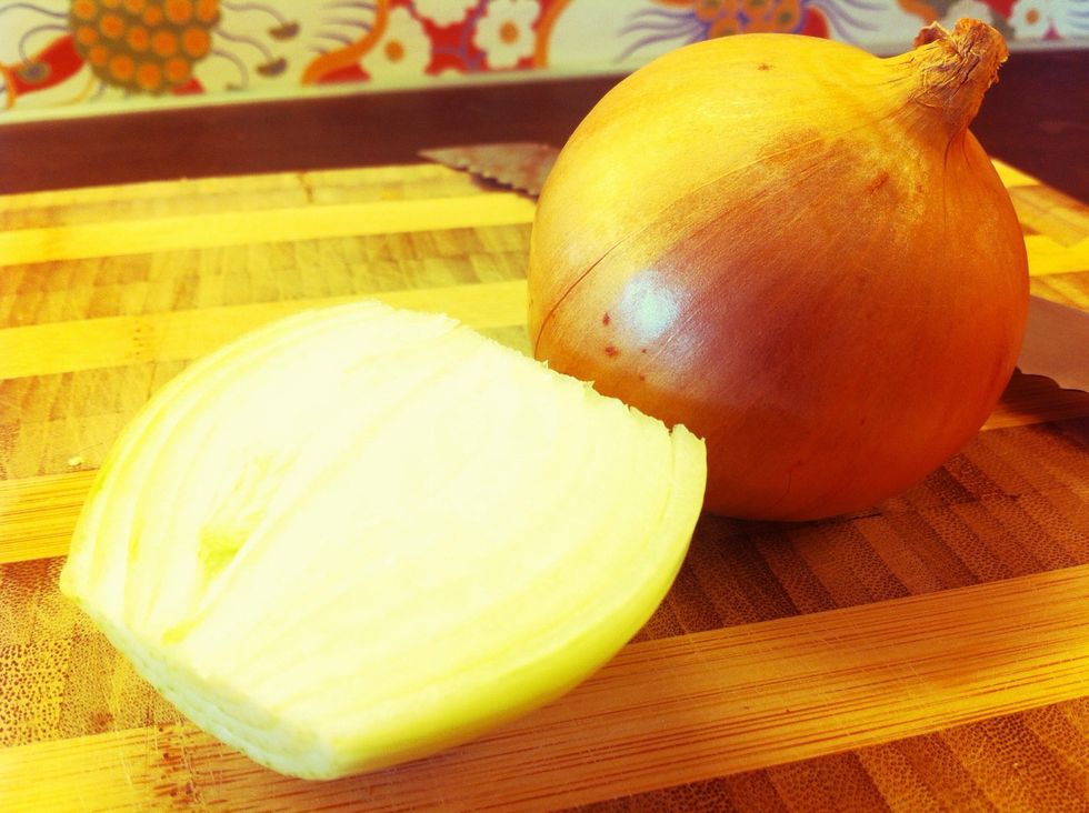 Peel and fry the onions.