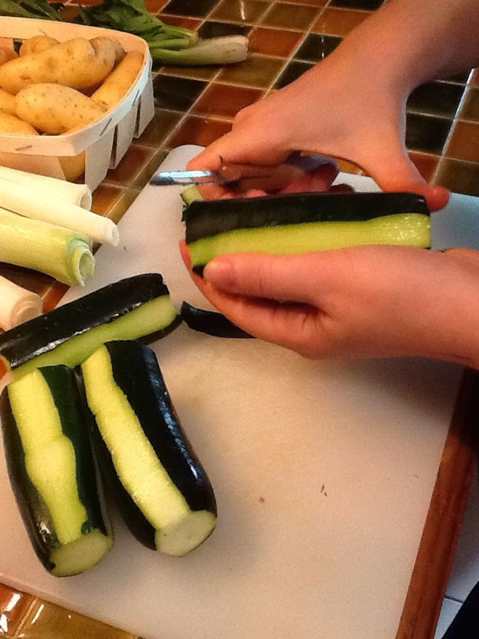 Peel courgettes