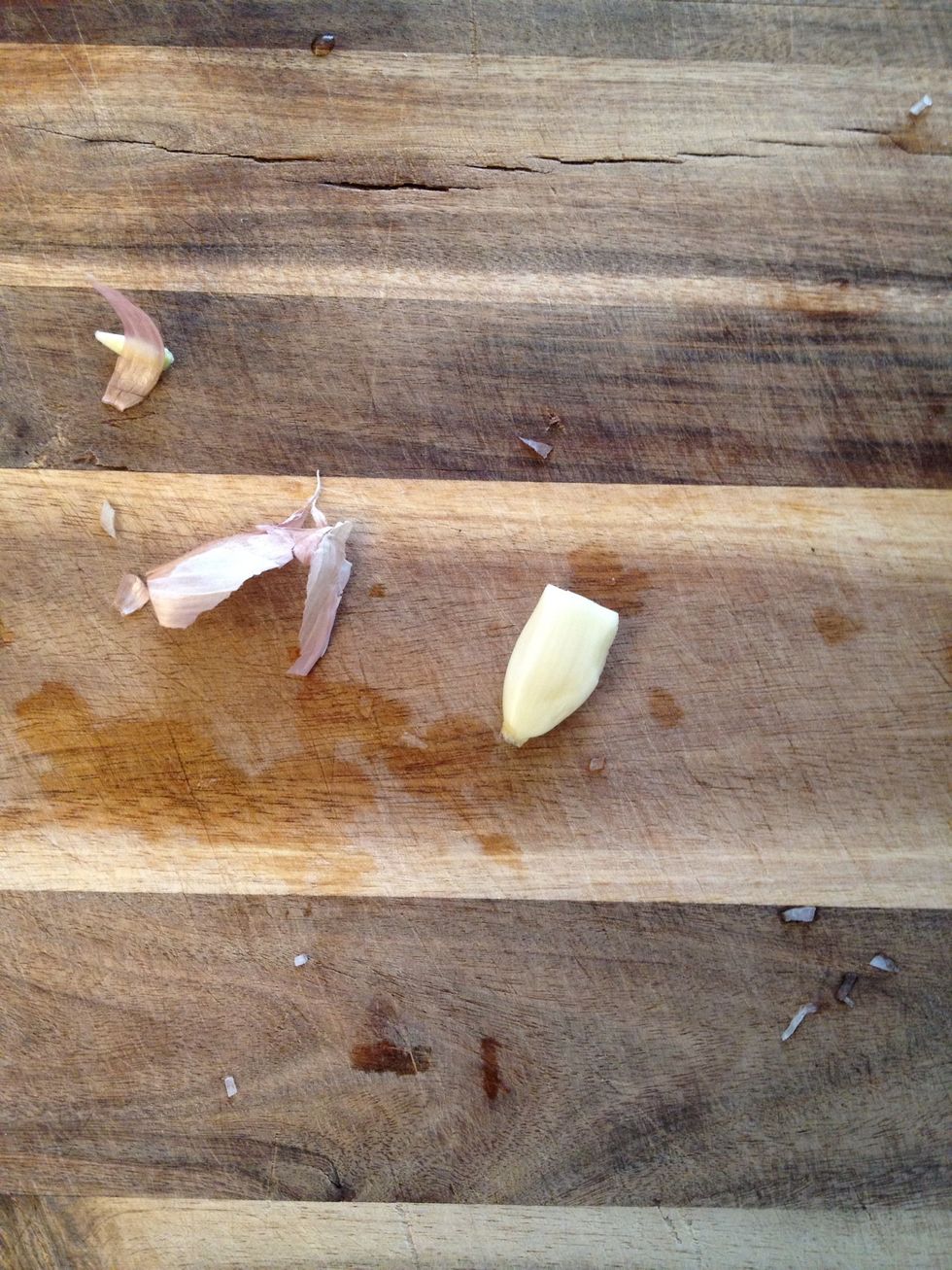Peel garlic