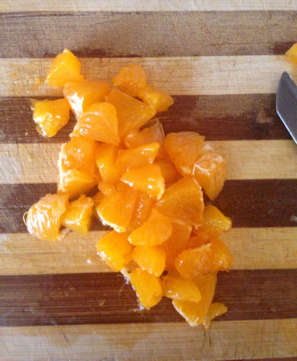 Peel off the skin of the clementin
