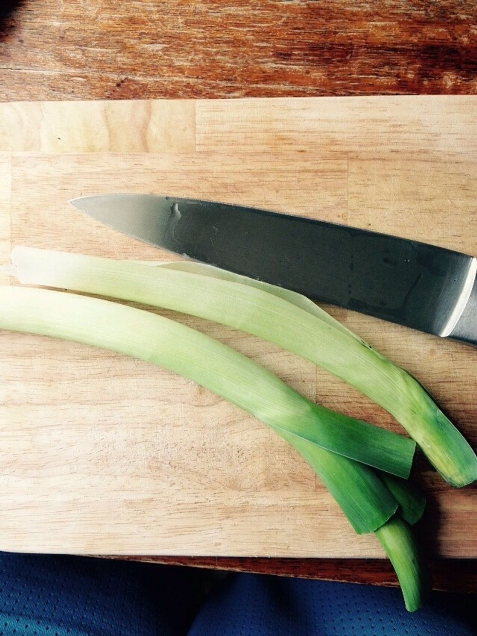 Peel one leaf of the leek
