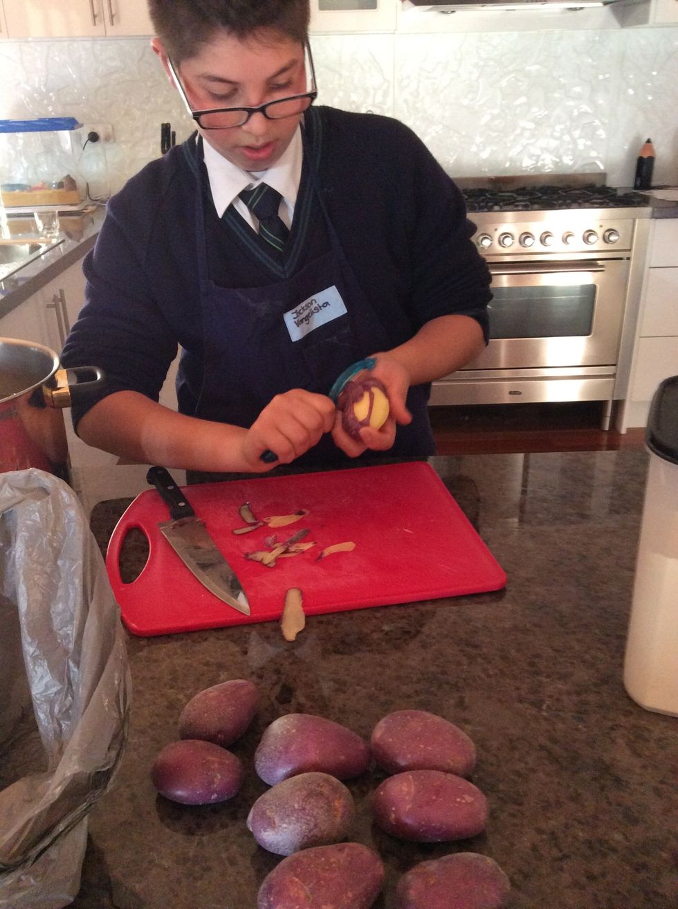 Peel the potatoes