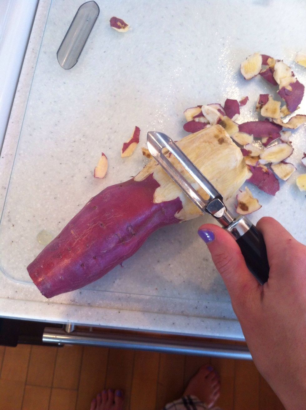Peel the skin from the sweet potato.