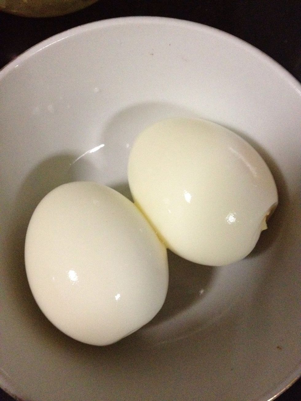Peels your eggs