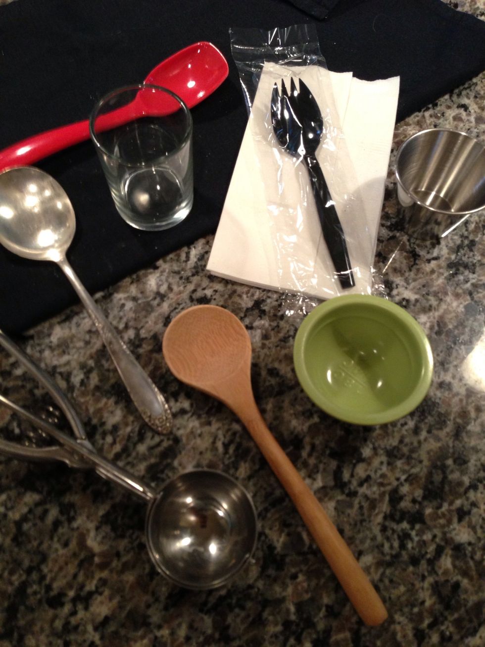 Pick your favorite scooper. If you don't want to double dip per load, make sure it is about a TBSP or so. *Bonus points if you use the spork.