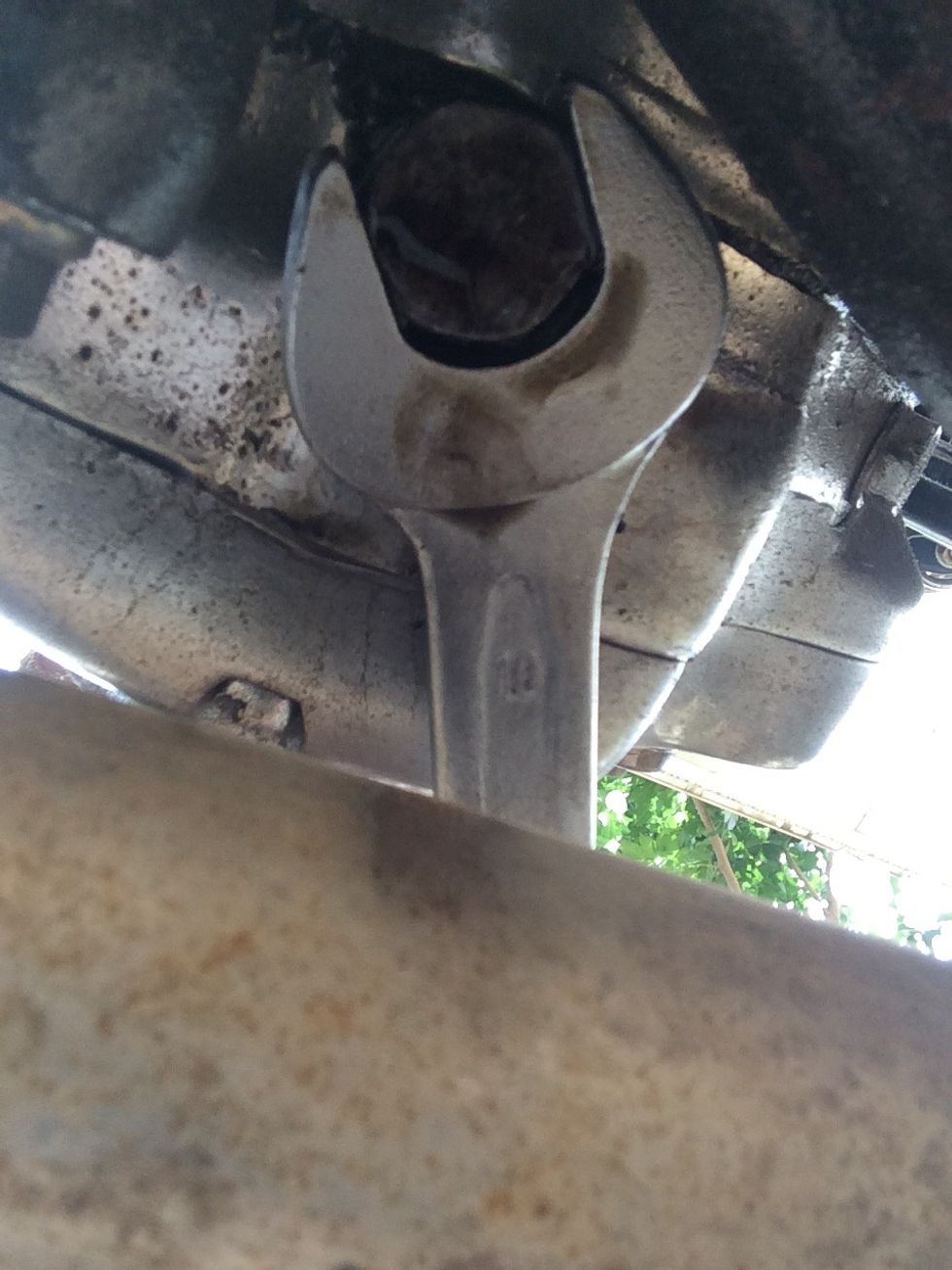 Picture taken from the bottom of the gearbox for better understanding the scenario