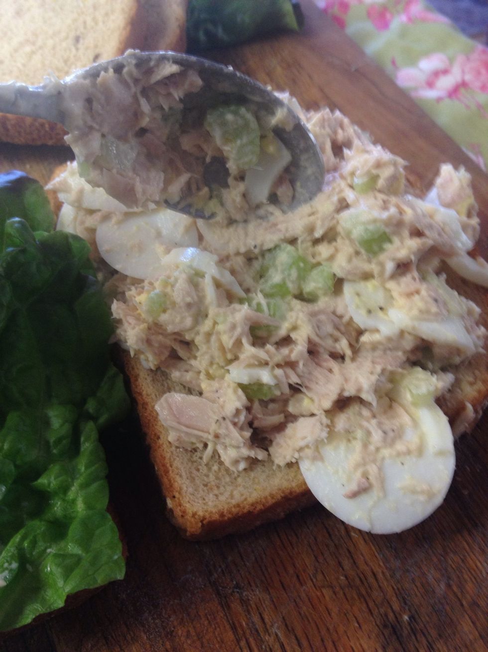 Pile on half of the mixture