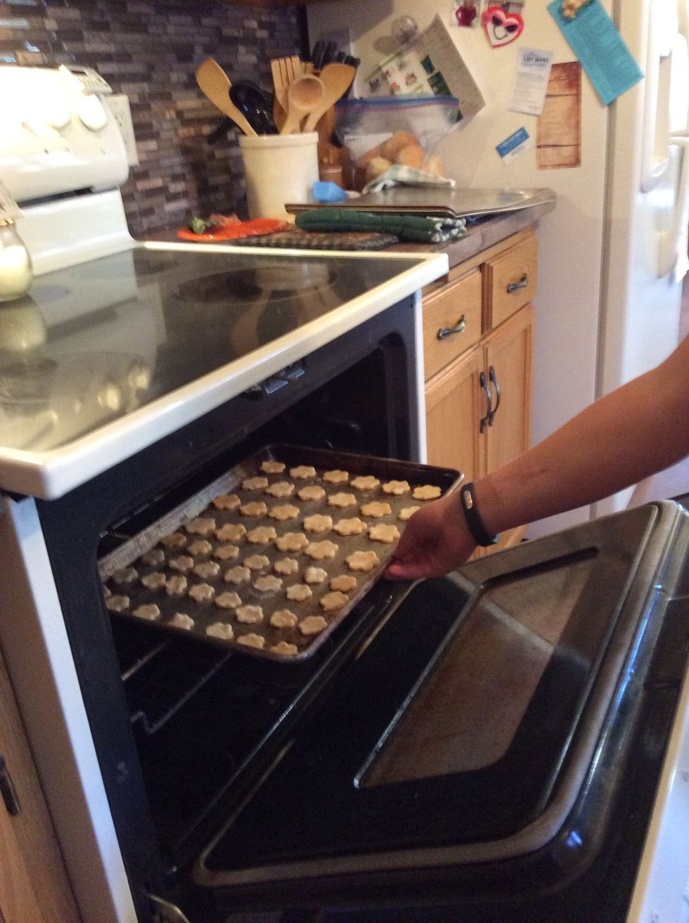 Pit the in the oven and bake for 20 min.