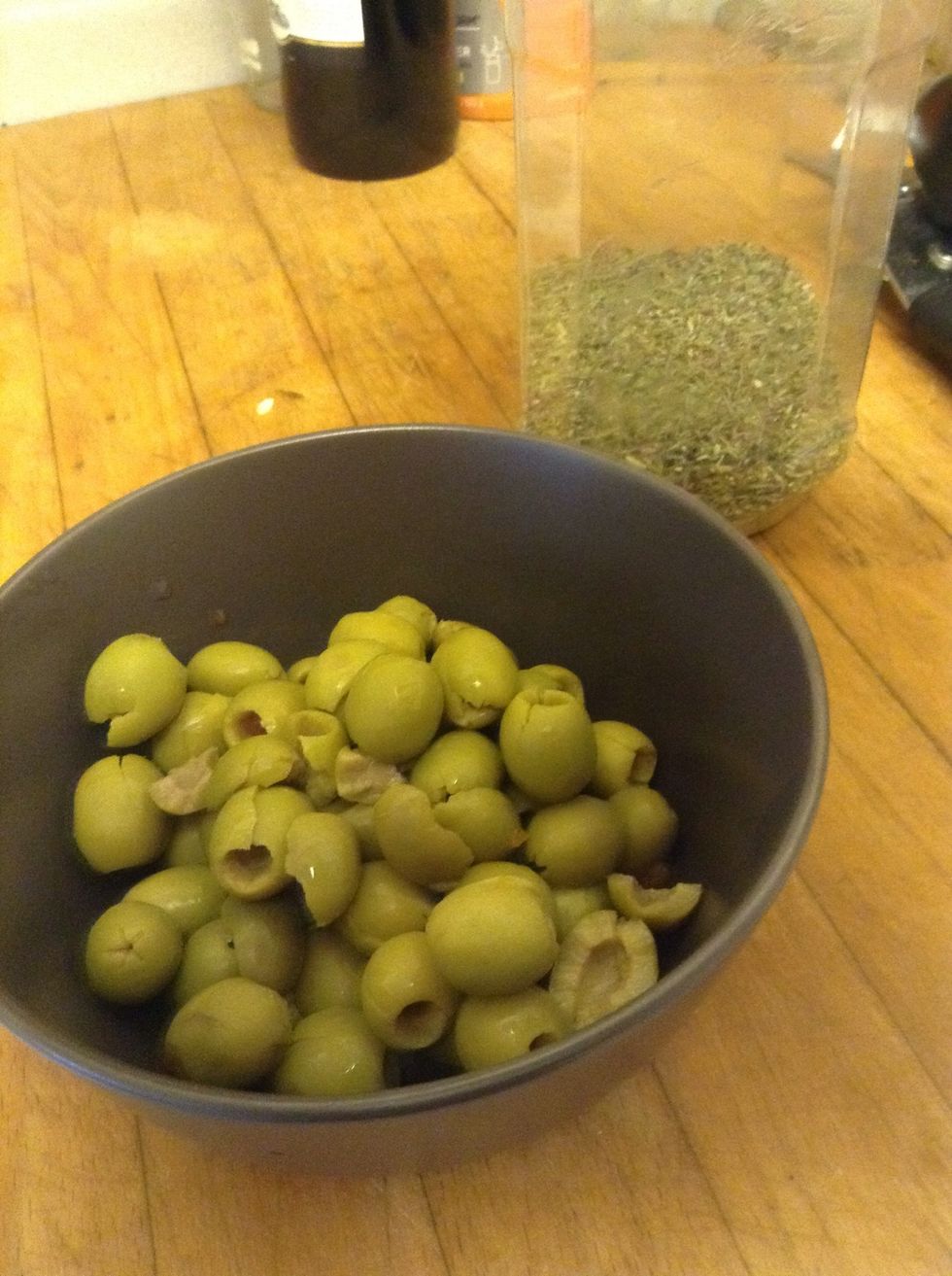 Pitted Green olives