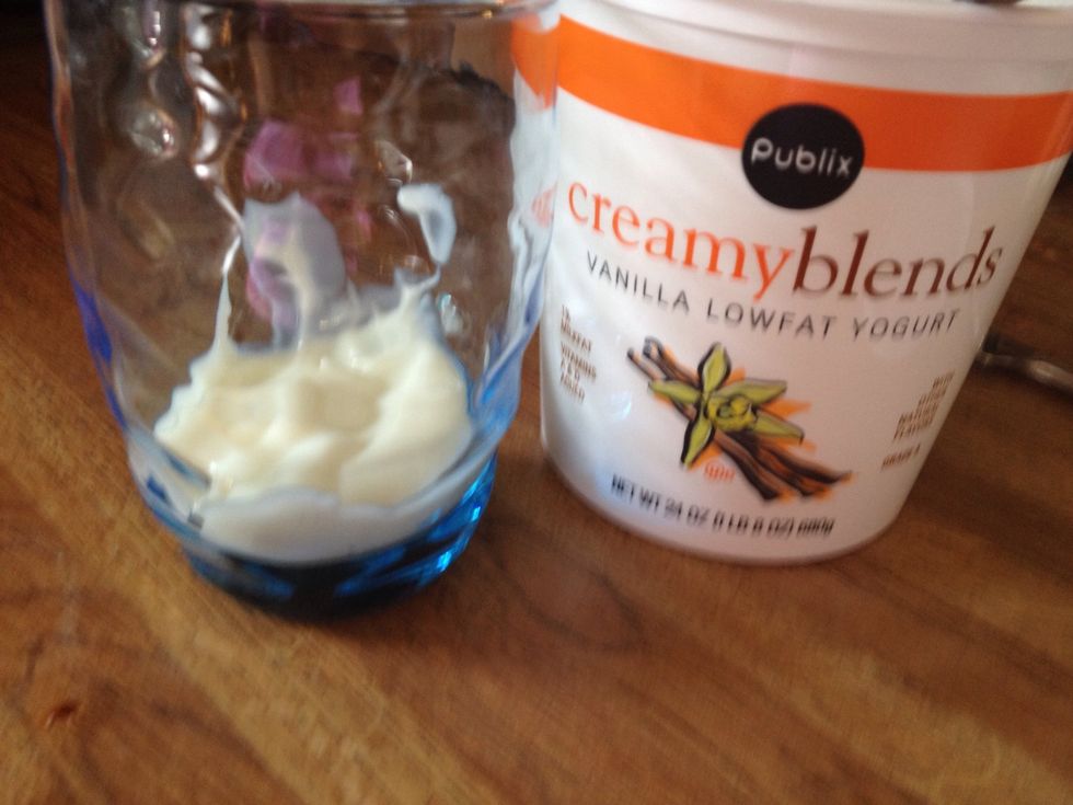 Place 2 tbsp. of yogurt in your cup.