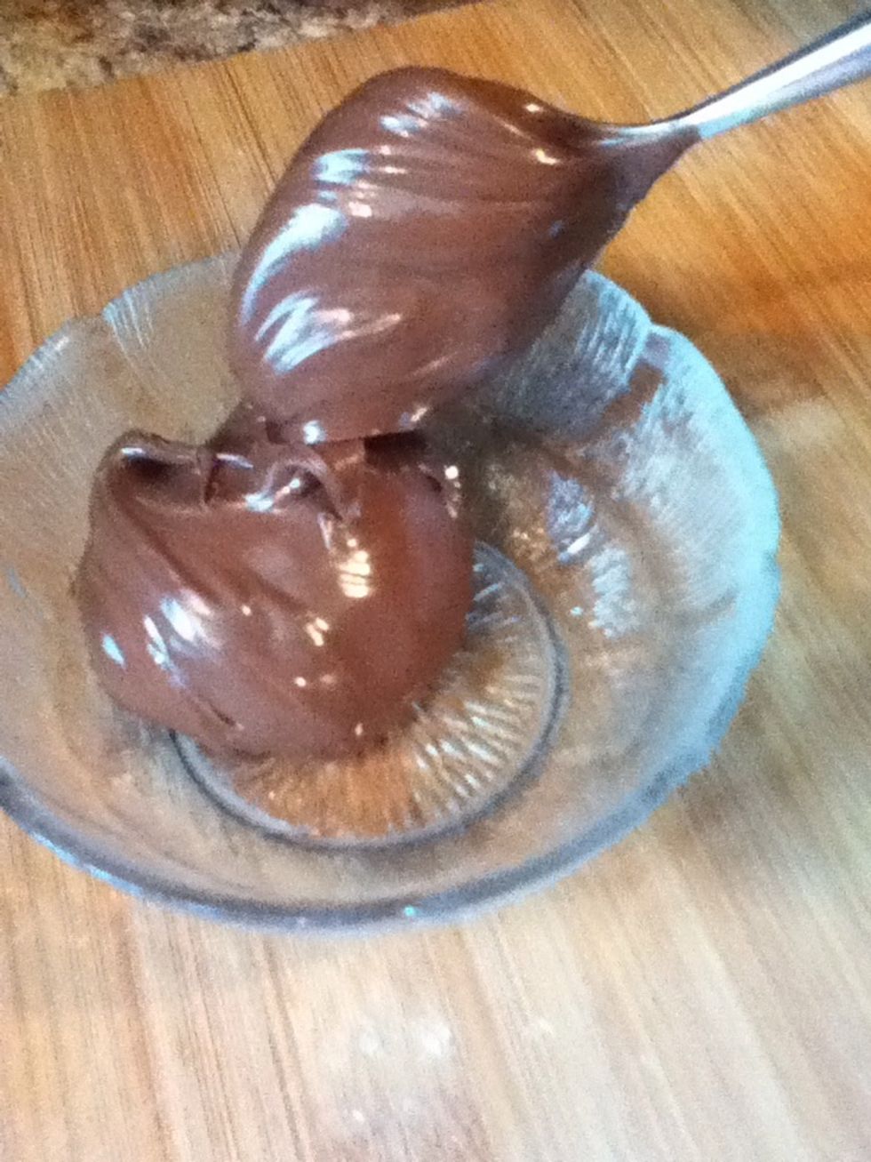Place 3 good spoons of Nutella in a microwave safe bowl.