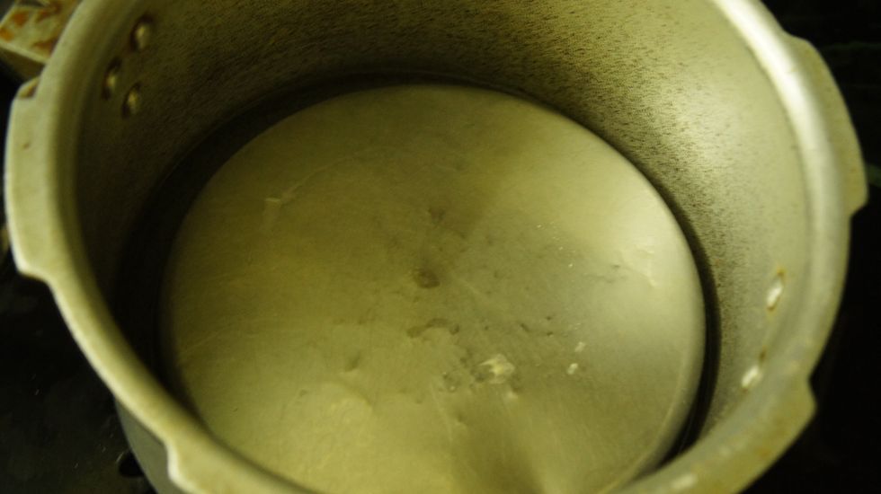 place a stand in the cooker.. called as vessel stand.