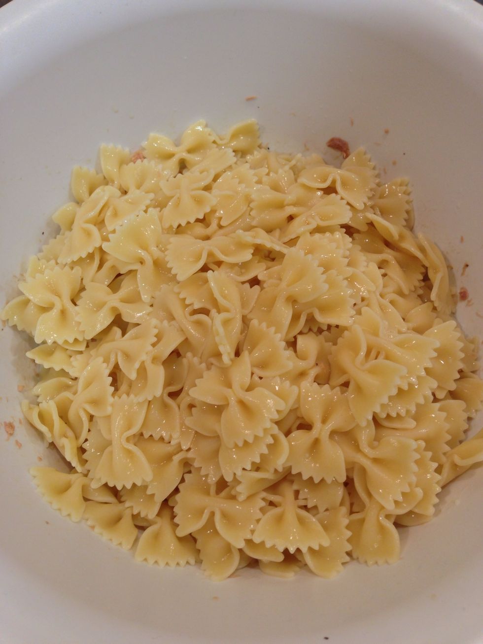 Place about half of the bows on top of the tuna in your large bowl
