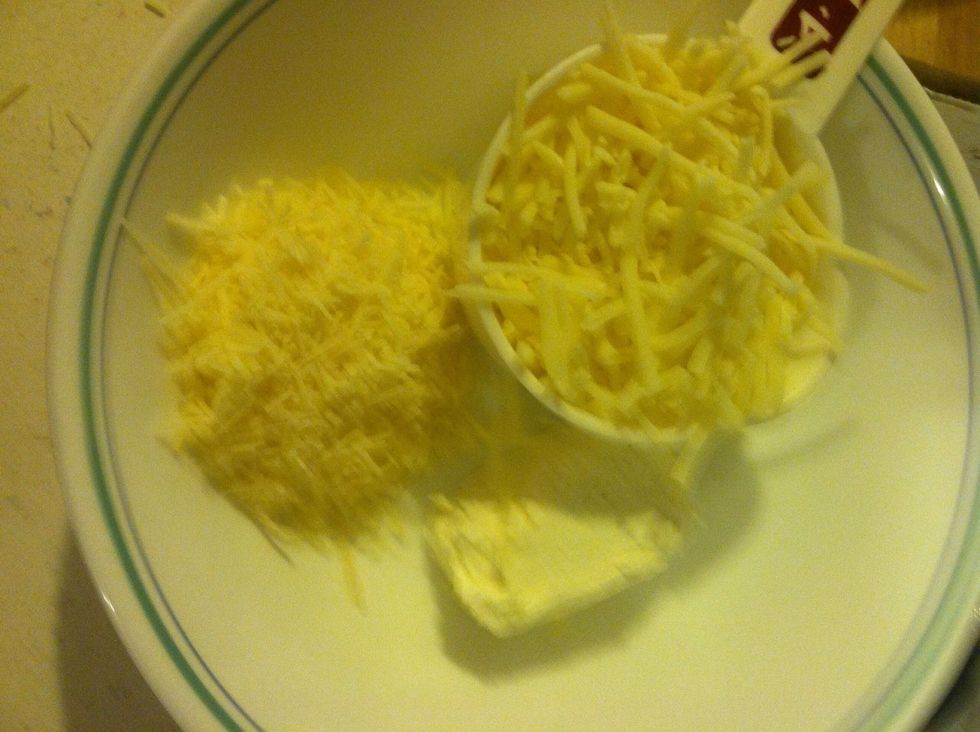 Place all cheese in the bowl.