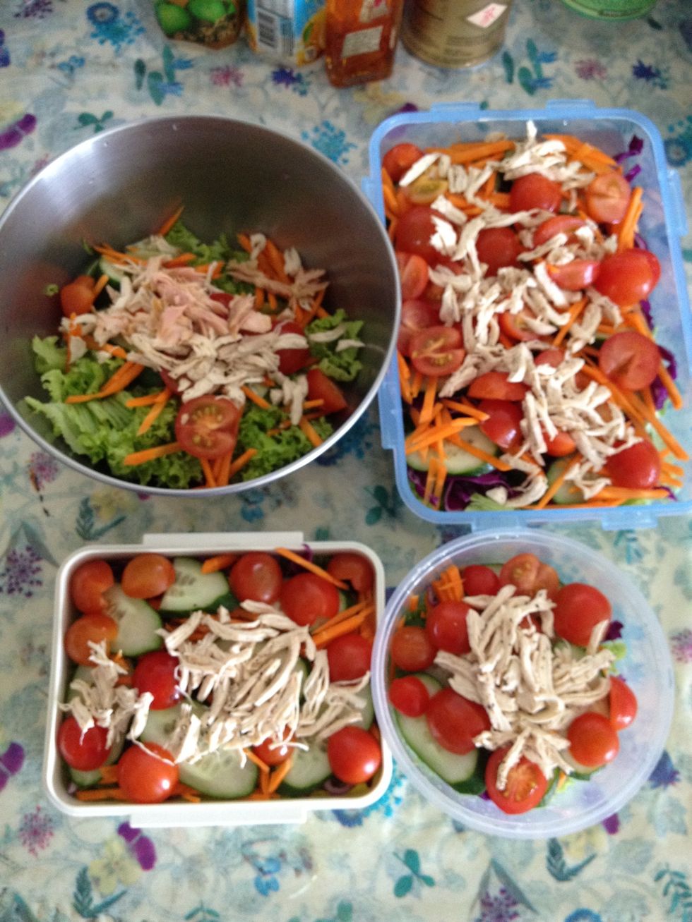Place e ingredients according to your preferences. All rdy to go! For picnic, school lunch, whichever you guys like!