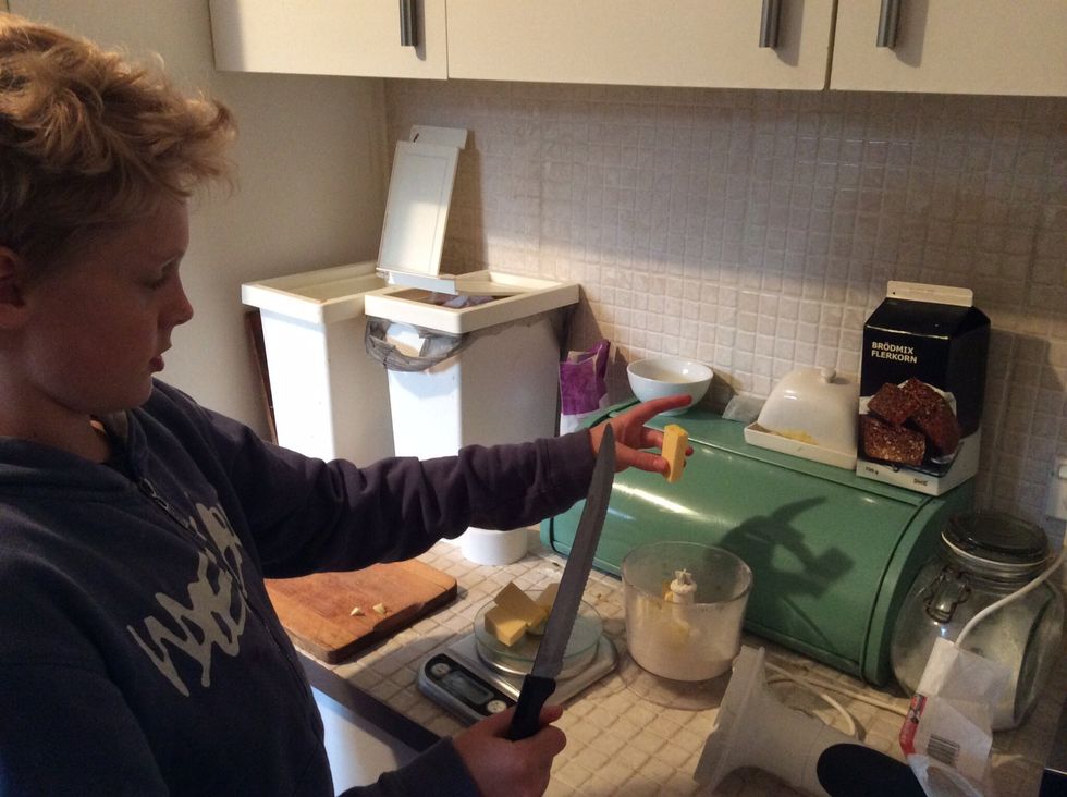 place flour, sugar, butter in a food processor until mixture resembles fine bread crumbs