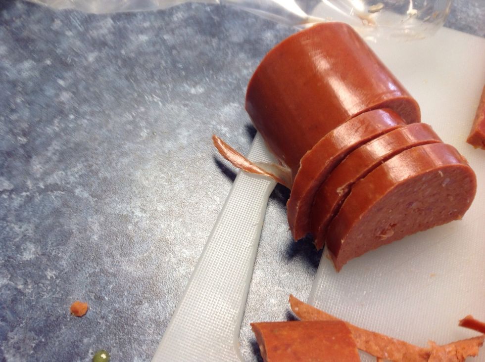 Place half of the pepperoni in single layer atop the mustard