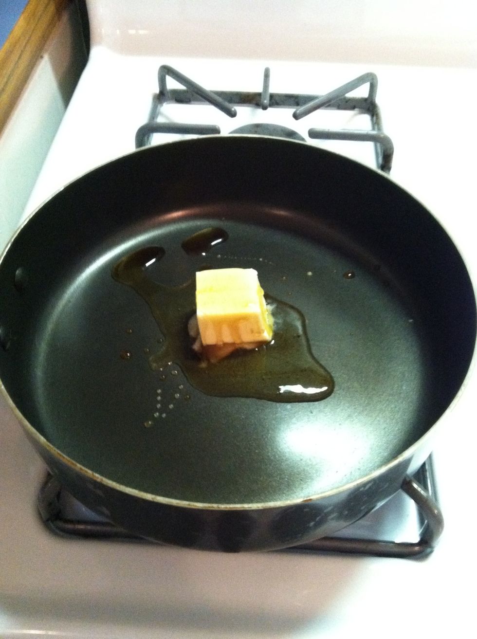 Place honey, butter and vanilla over medium heat. Stir occasionally until butter melts and mixture comes to a light boil.