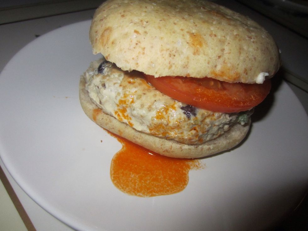 Place in a home made schiacciata or lettuce wrap with slice of tomato. Make sure you pour on Tessemae's hot sauce to spice it up!!  Enjoy!!!