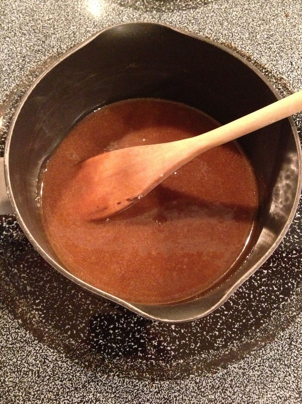 Place in a pan and heat for 3-4 minutes over medium heat.