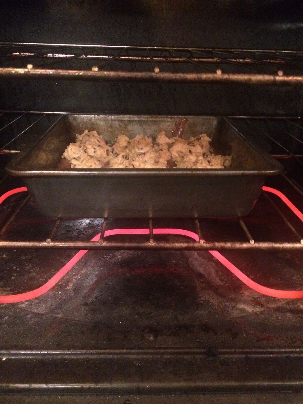 Place into oven to be cooked. ------------------- {all in minutes} ------------------- 8x8 (shiny metal/glass) : 50-51 8x8 (dark/ non stick) : 43-44 9x9 (all pans) : 42-44 11x7 (all pans) : 40-41