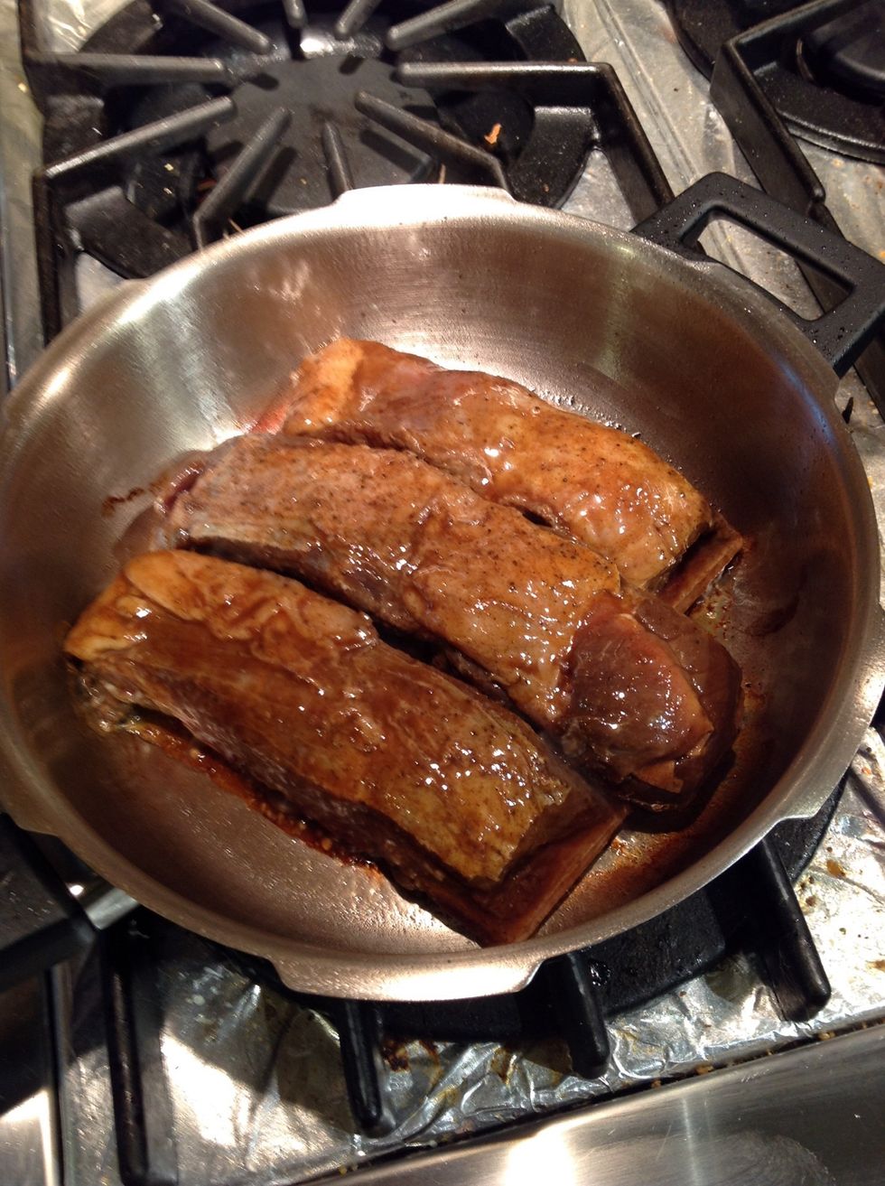 Place oil into small pressure cooker. Heat oil in cooker using Medium heat. Brown ribs watching carefully so the sugars do not burn.
