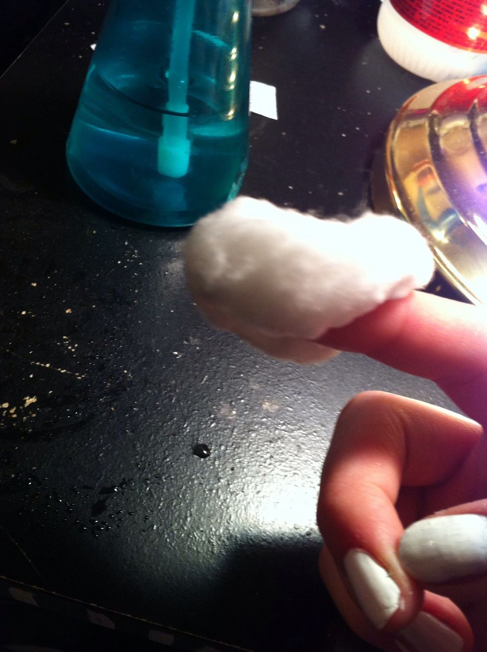 Place on dry finger nail and hold for about 30-45 seconds