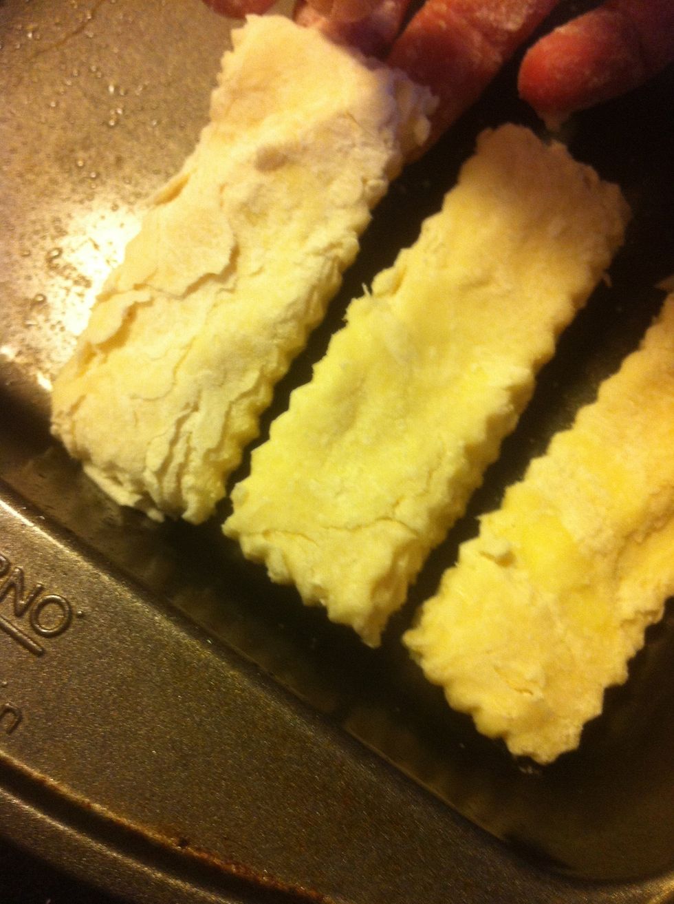 Place on lightly oil spritzed pan.