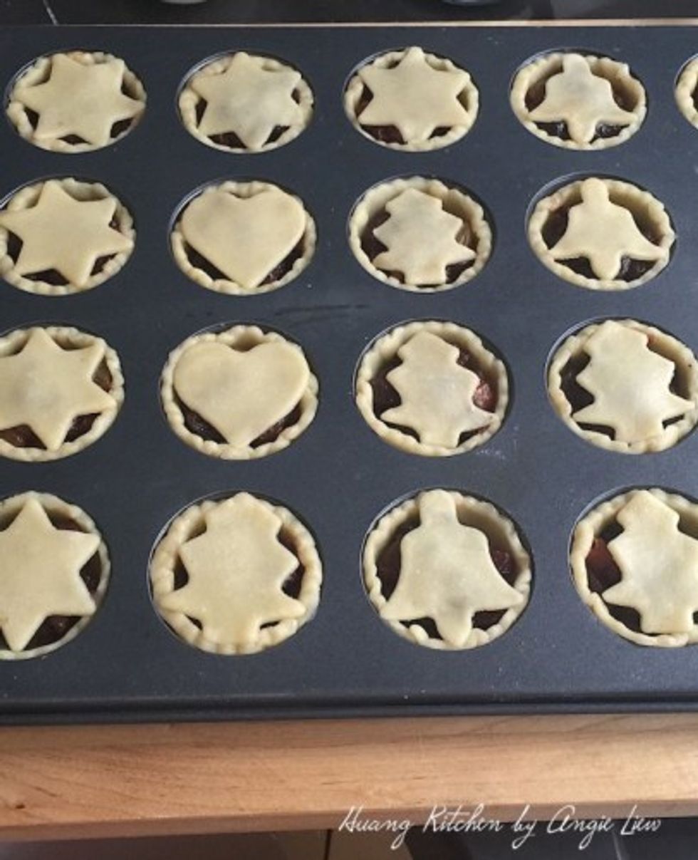 Place on the top of the mincemeat.