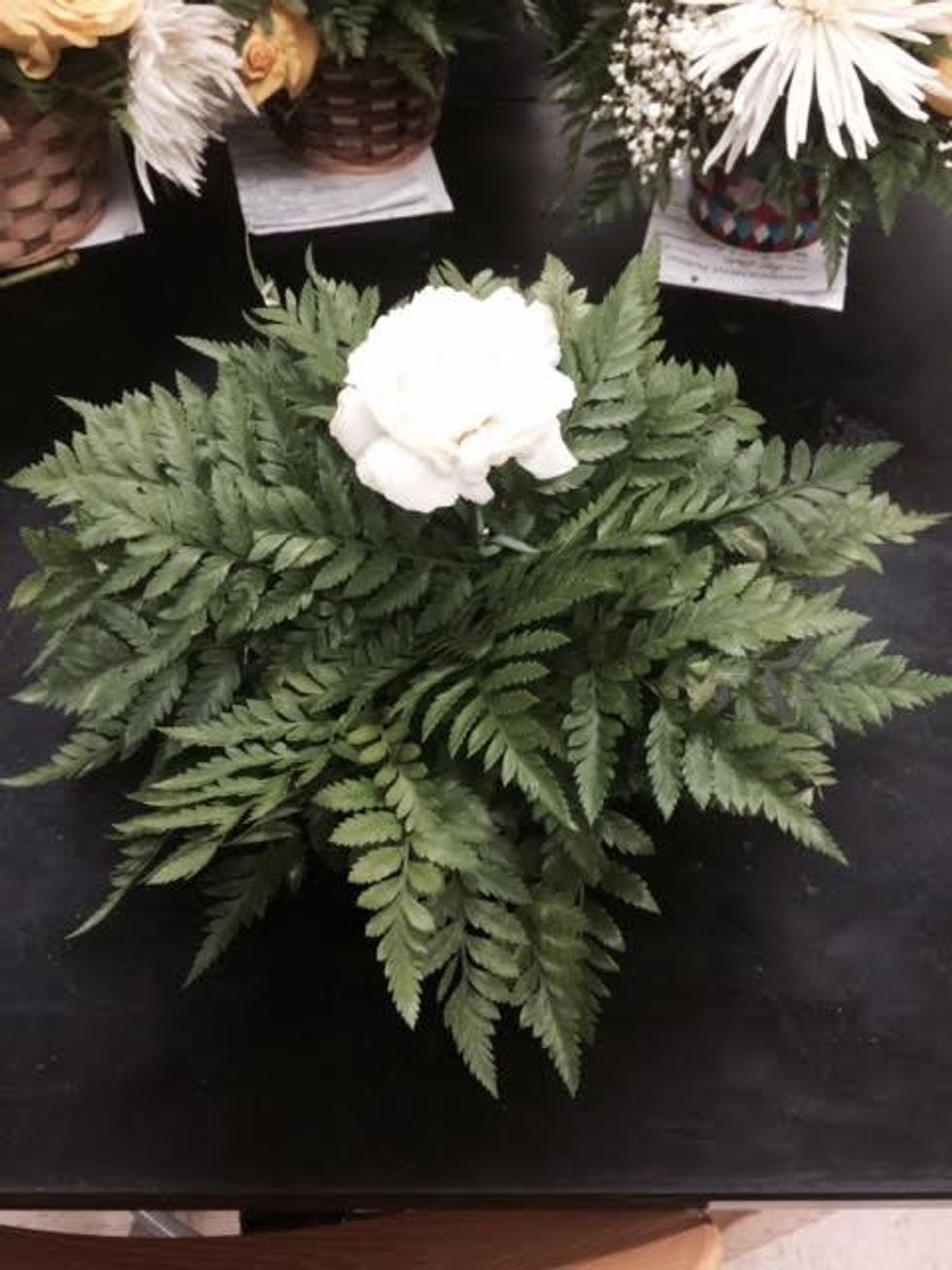 How to create a round flower arrangement B+C Guides