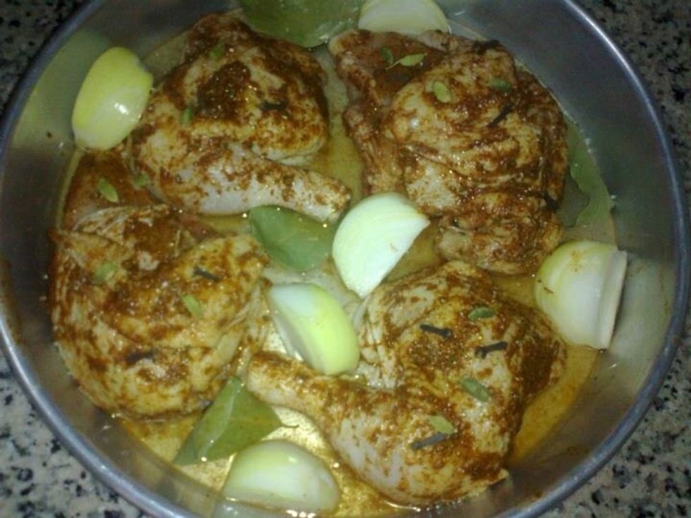 Place onion pieces then put water