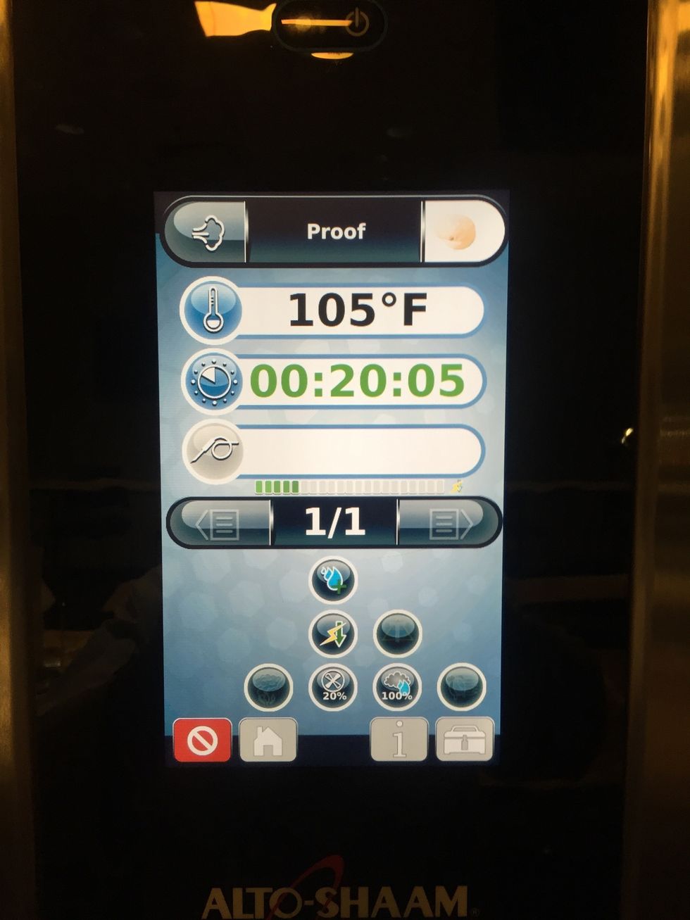 Place pans in Alto-Shaam CTP Combi and start Cinnamon Roll Proof/Bake Program. Step 1: Steam Mode 105F (40C), 20% Fan, 100% Humidity 30 Minutes