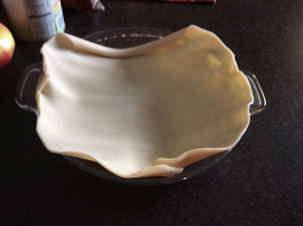 Place pie crust in pie pan.