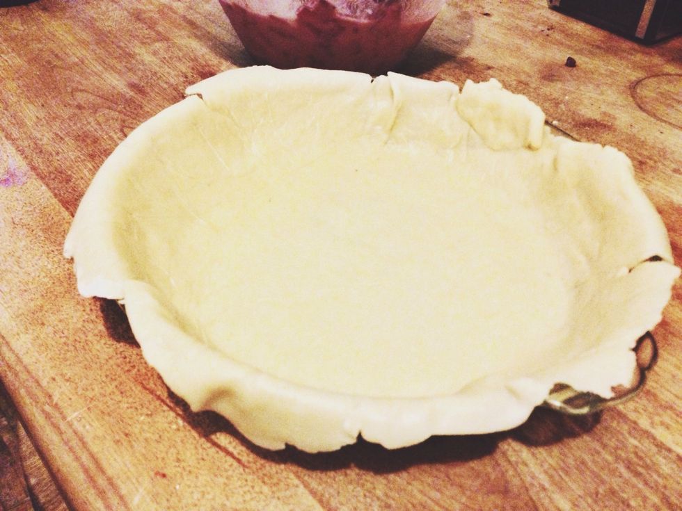 Place pie shell into baking dish.