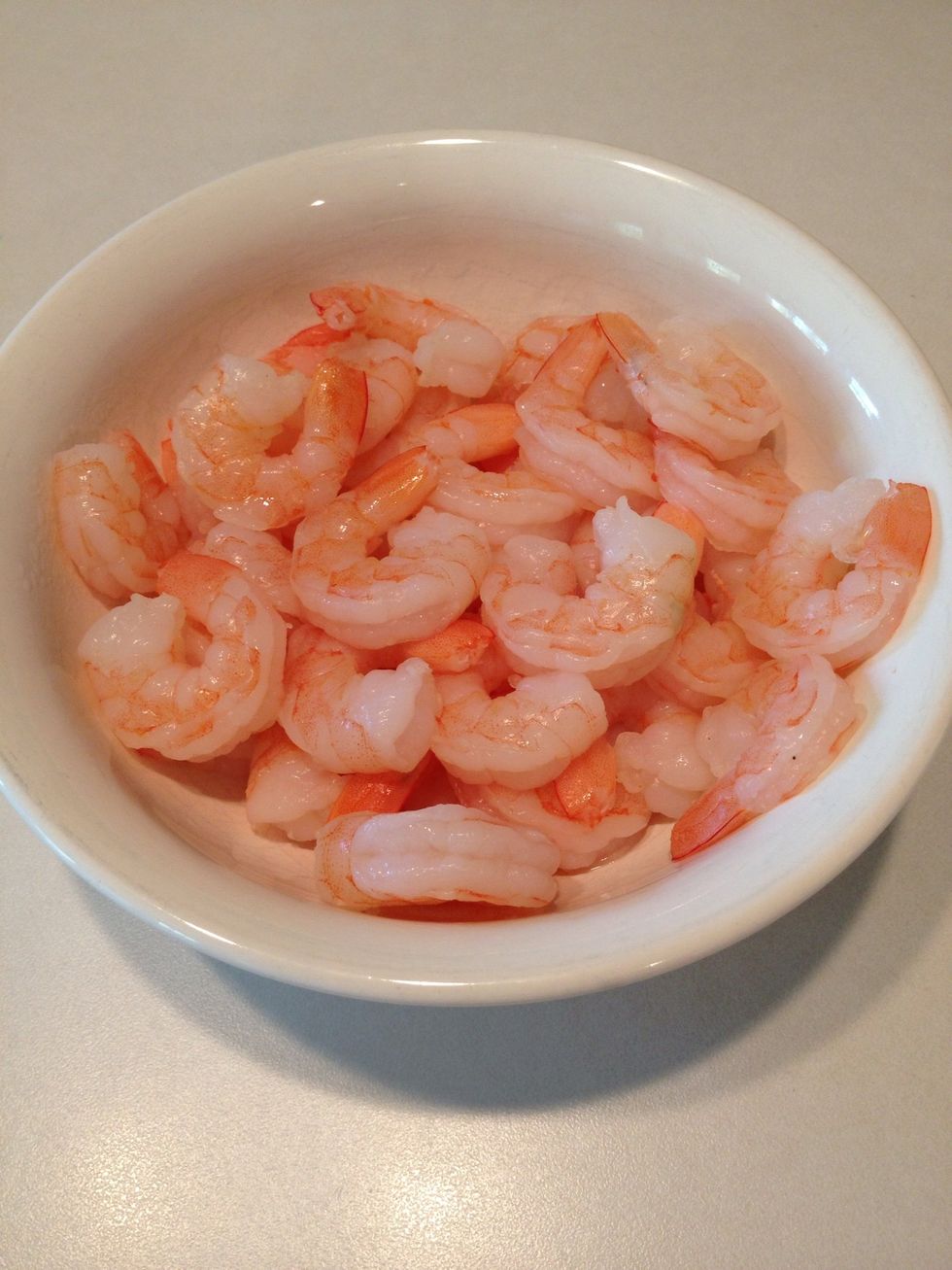 Place shrimp in bowl. If frozen, defrost according to package directions.