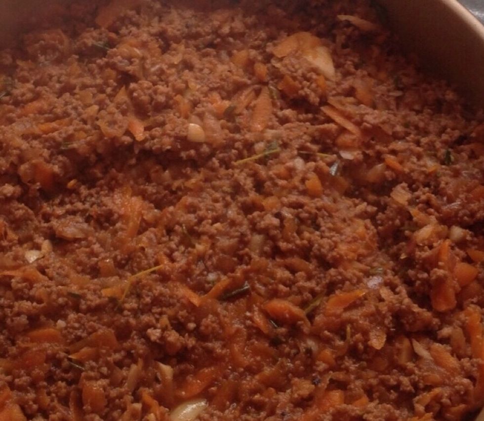 Place some mince in the casserole