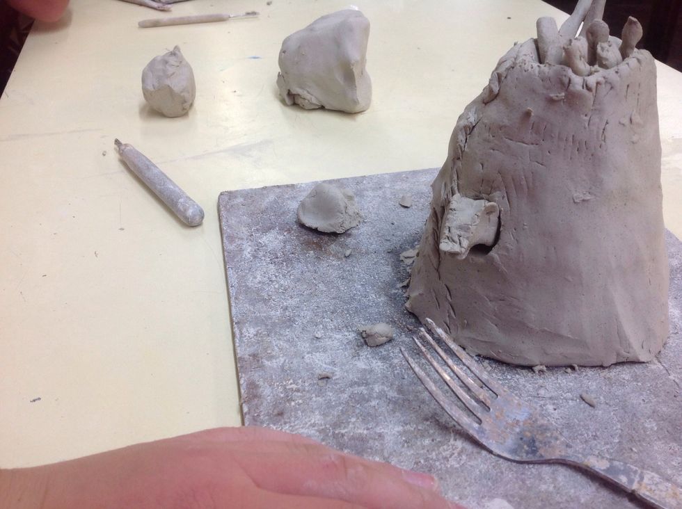 Place some water in the hole and put the head in the hole