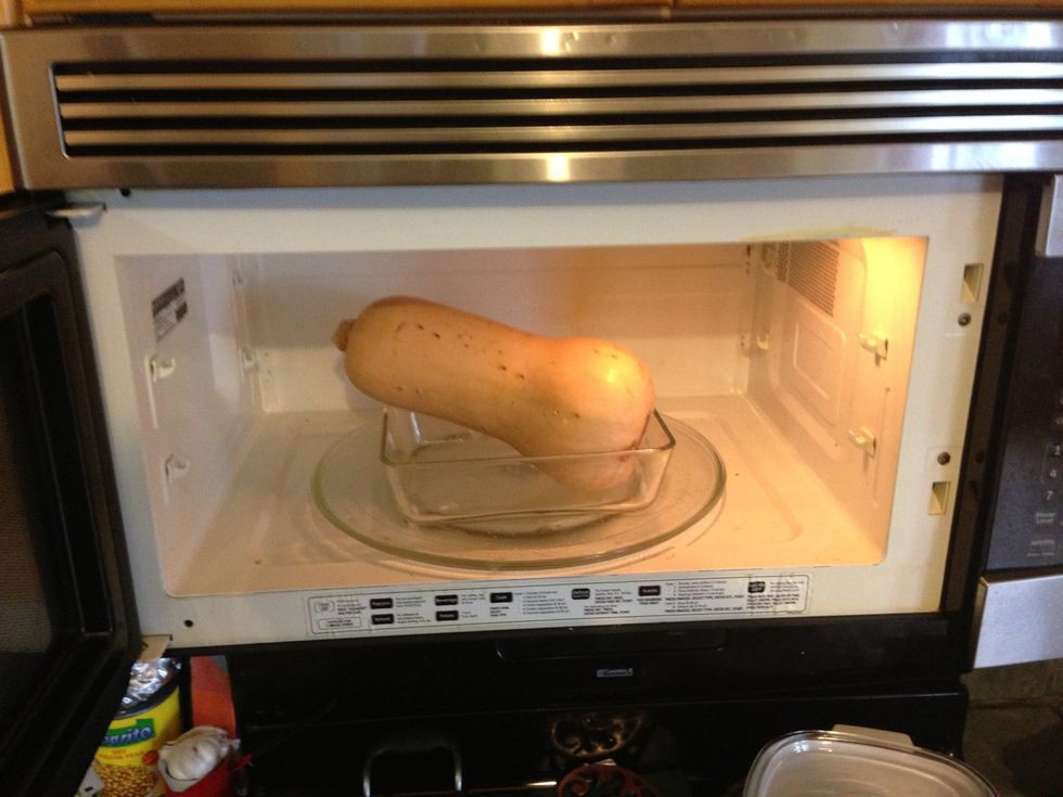 Place that squash in a pan to anticipate some juices...