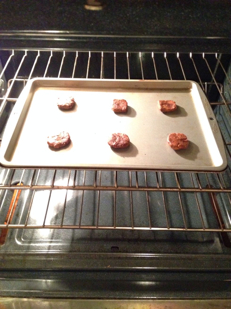Place the cookies in the oven for 7 minutes.